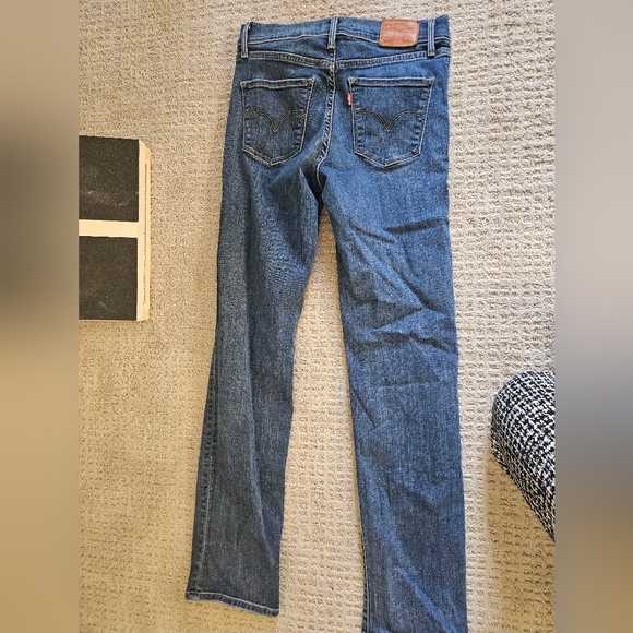 Levi's Straight Jeans - Picture 2 of 3